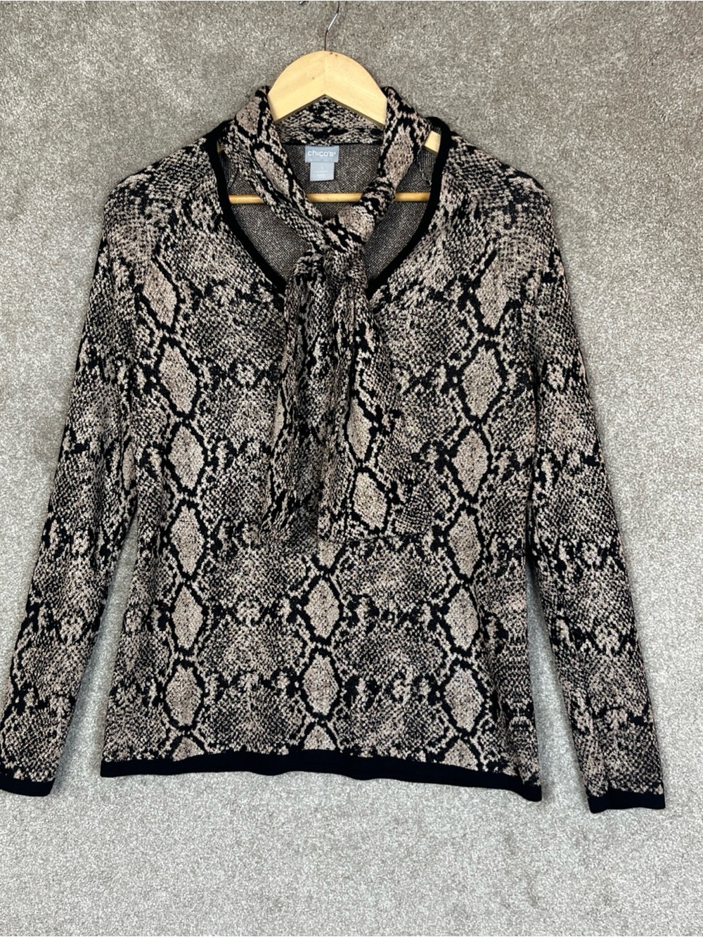 Chico's Sweater Womens 1 Black Gold Snake Print Pullover Detachable Scarf- 5291